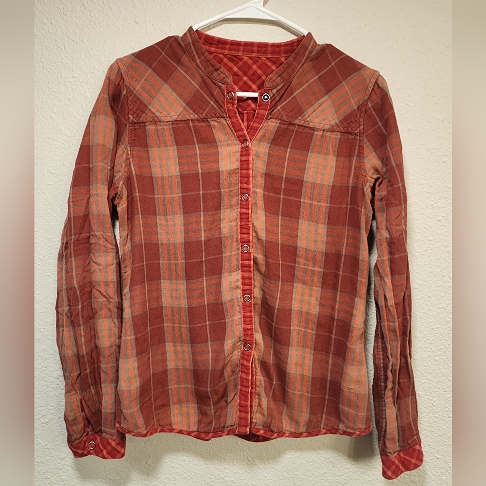 Women's Reversal Plaid Button-Up Shirt Size